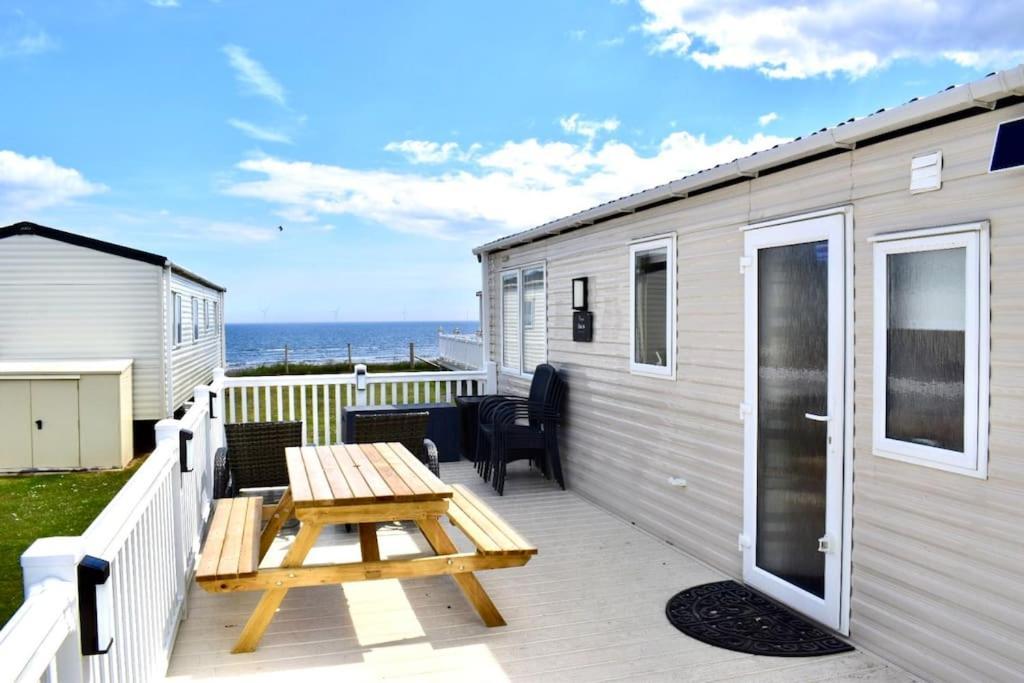 New Sea View Platinum Caravan With Huge Decking Newcastle upon Tyne Zewnętrze zdjęcie