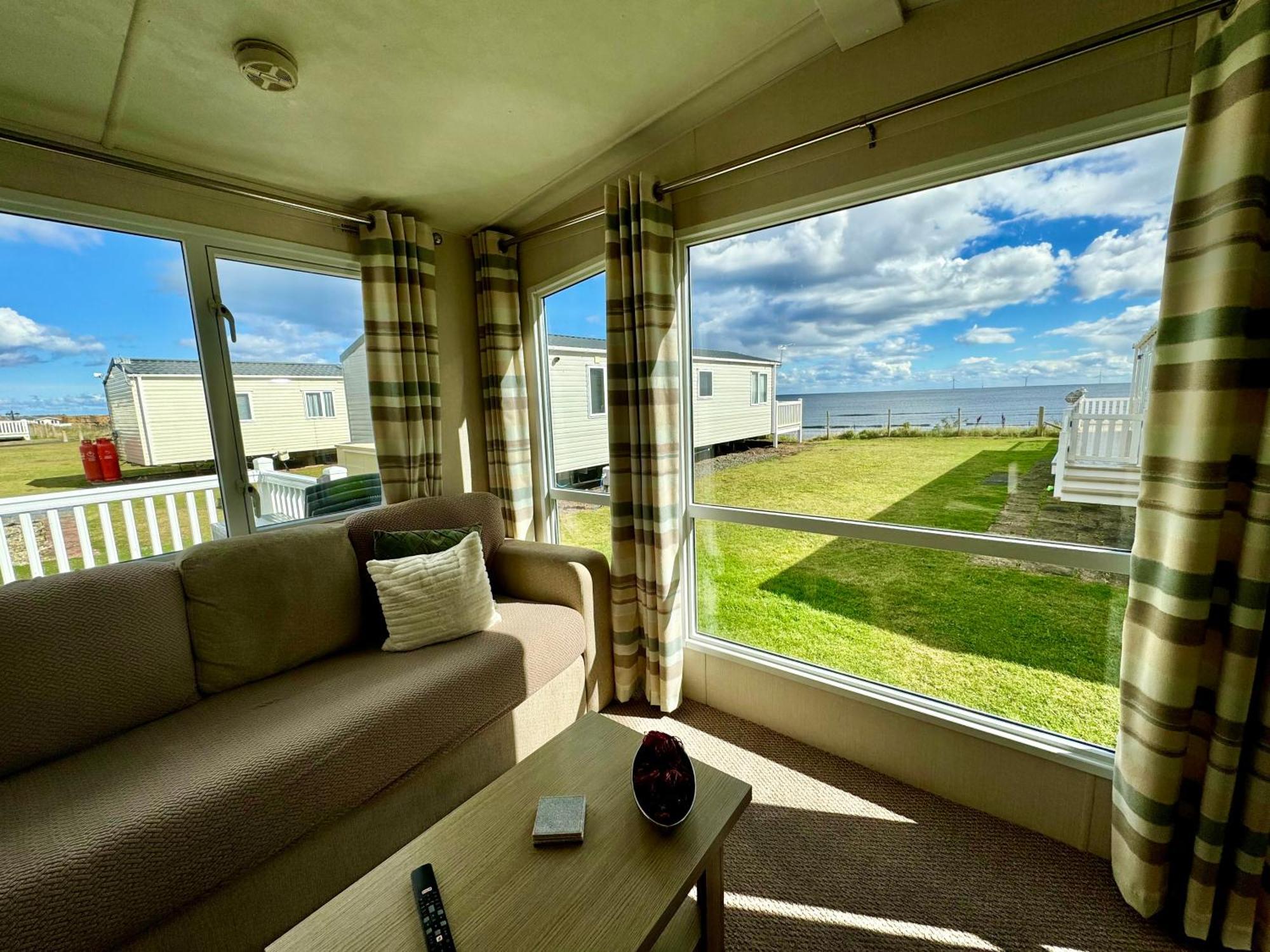 New Sea View Platinum Caravan With Huge Decking Newcastle upon Tyne Zewnętrze zdjęcie