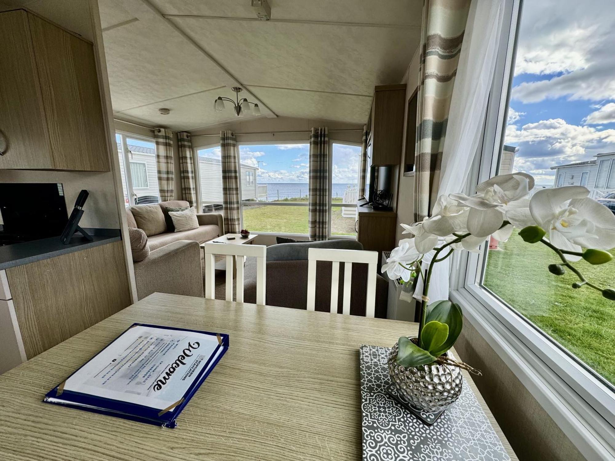 New Sea View Platinum Caravan With Huge Decking Newcastle upon Tyne Zewnętrze zdjęcie