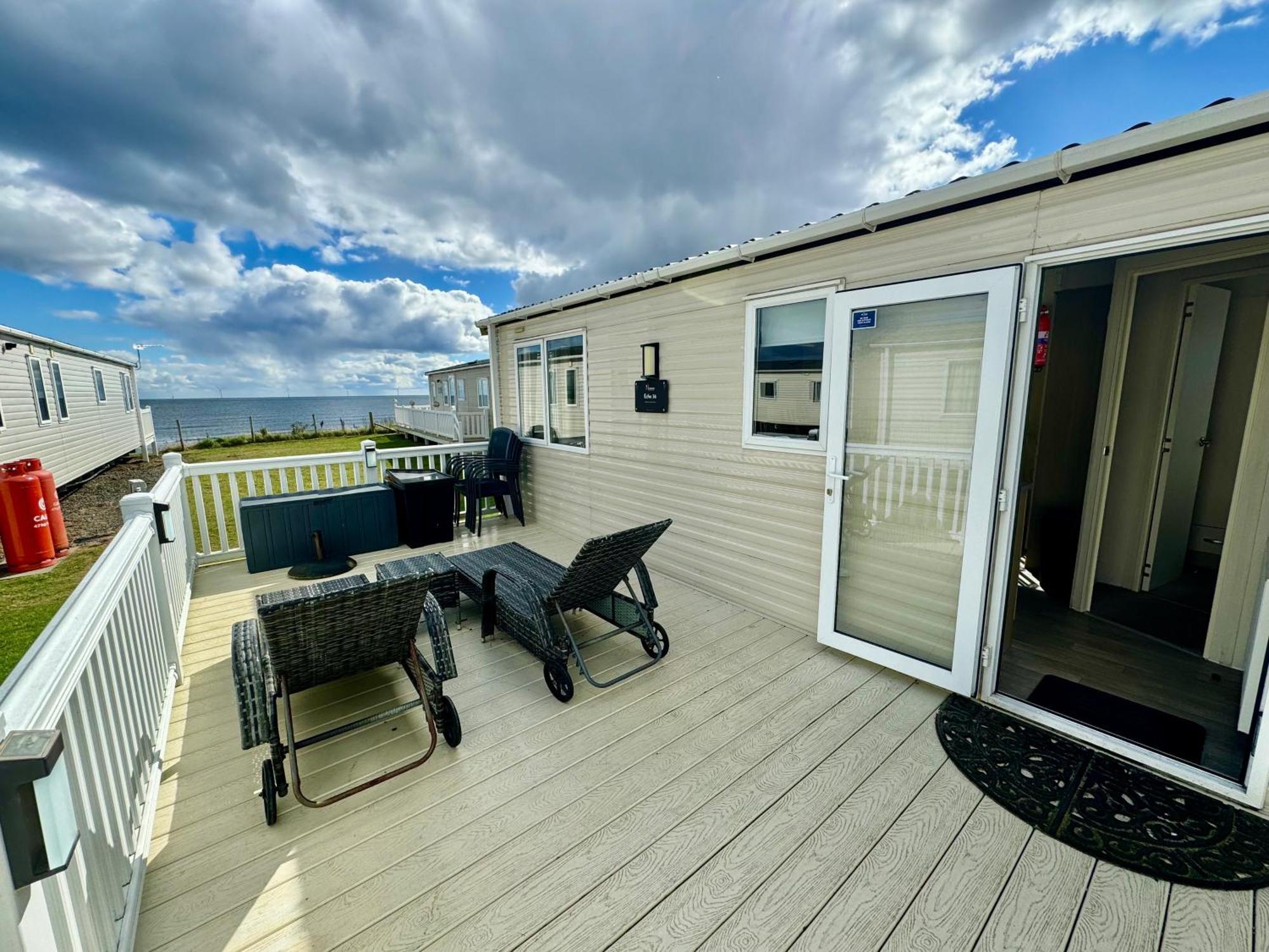 New Sea View Platinum Caravan With Huge Decking Newcastle upon Tyne Zewnętrze zdjęcie