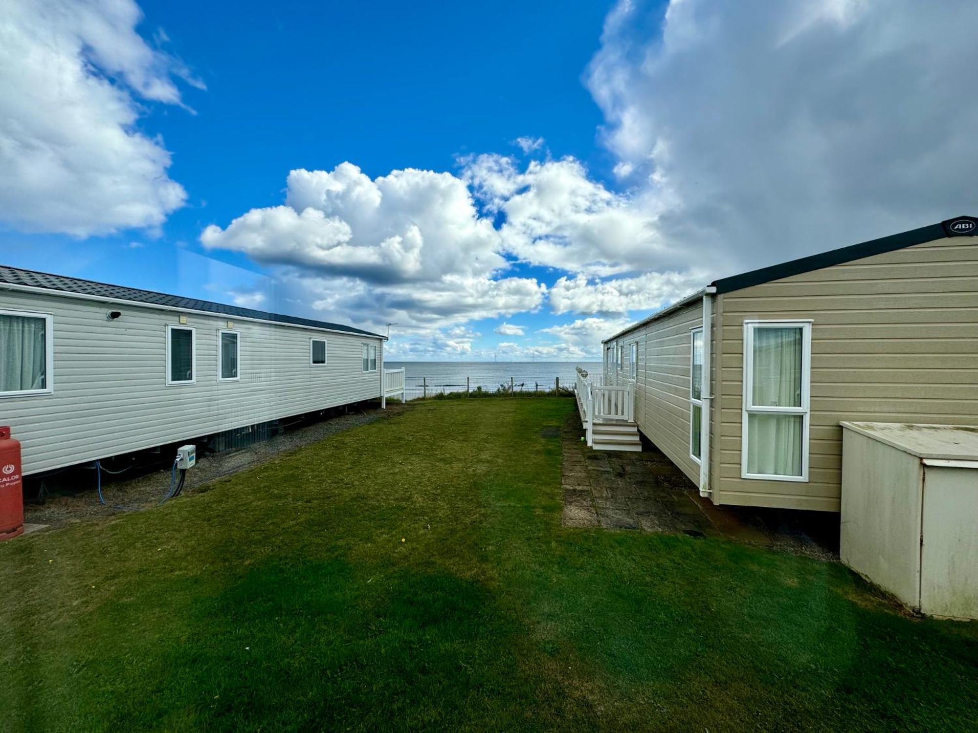New Sea View Platinum Caravan With Huge Decking Newcastle upon Tyne Zewnętrze zdjęcie